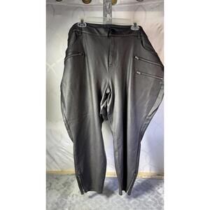 Torrid Womens Size 26R Faux Leather Pants Black EUC